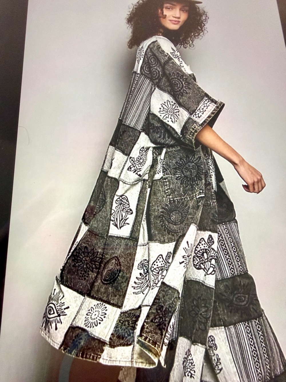 ♥️Hello Gorgeous!! POL Open Front Printed Patchwork Longline Cardigan